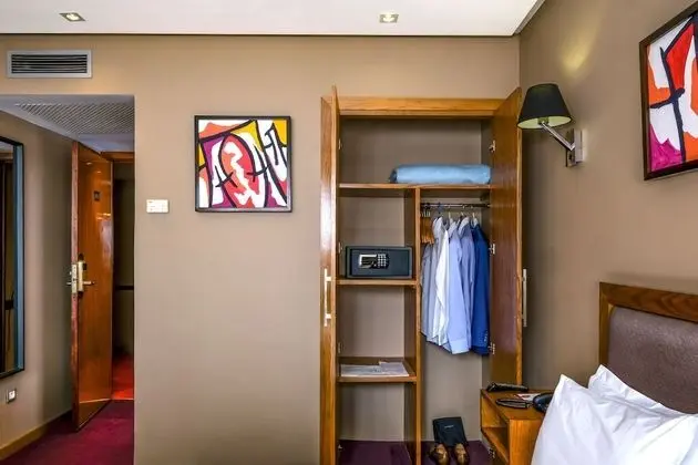 Deluxe Tek Büyük Yataklı Oda, 1 Büyük (Queen) Boy Yatak, Sigara İçilmez, Şehir Manzaralı