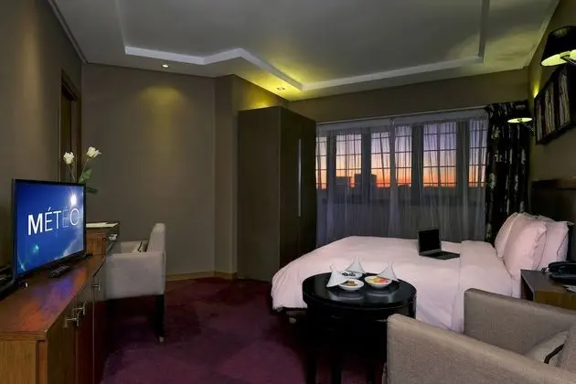 Deluxe Tek Büyük Yataklı Oda, 1 Büyük (Queen) Boy Yatak, Sigara İçilmez, Şehir Manzaralı