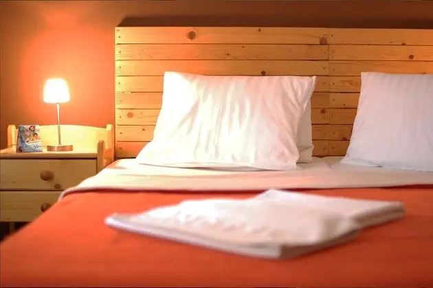 Basic Tek Büyük veya İki Ayrı Yataklı Oda