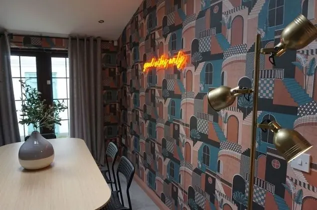 Apart Daire, Özel Banyo (Belfast Corporate House)