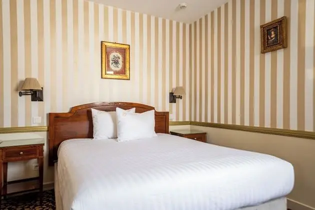 Classic Tek Büyük Yataklı Oda