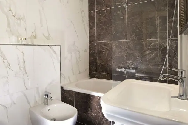 Classic Tek Büyük Yataklı Oda