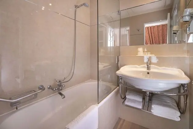 Classic Tek Büyük Yataklı Oda