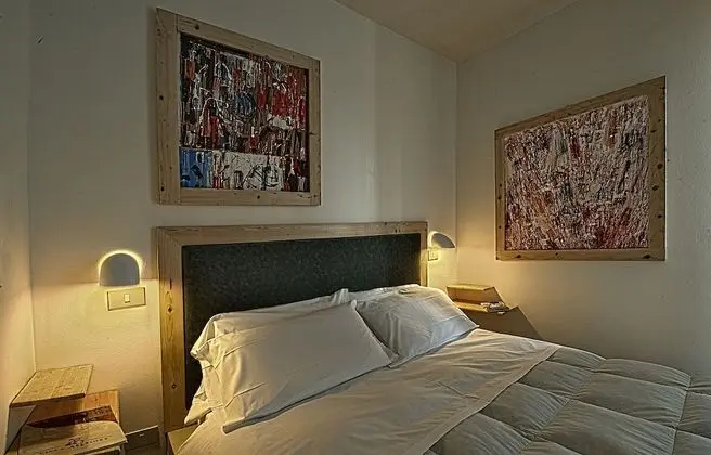 Büyük Yataklı Tek Kişilik Oda