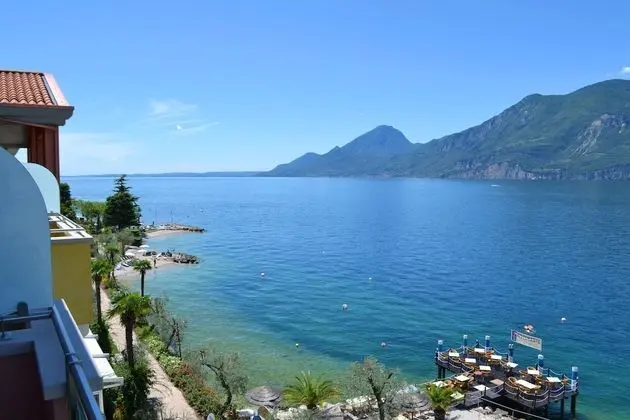Junior Süit, Balkon, Göl Manzaralı (Superior, 4 people)