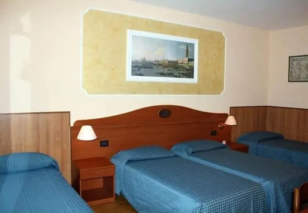 Dört Kişilik Oda