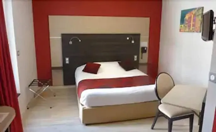 Standard Tek Büyük Yataklı Oda