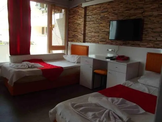 Çift Kişilik, Deniz Manzaralı