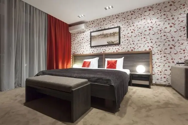 Junior Apart Daire, Havuz Manzaralı