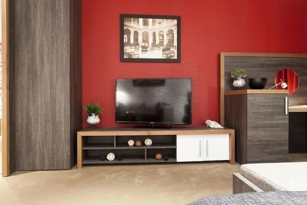Junior Apart Daire, Havuz Manzaralı