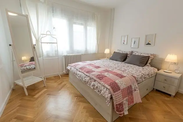Deluxe Apart Daire, Bahçe Manzaralı