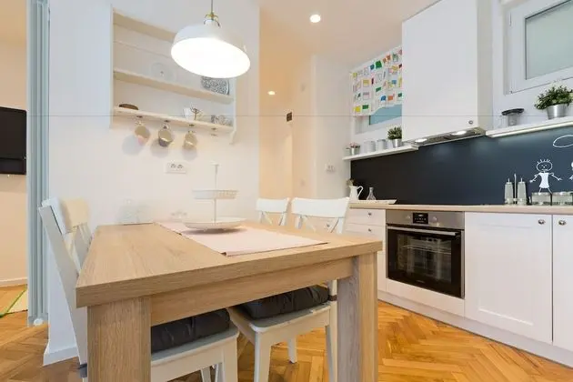 Deluxe Apart Daire, Bahçe Manzaralı
