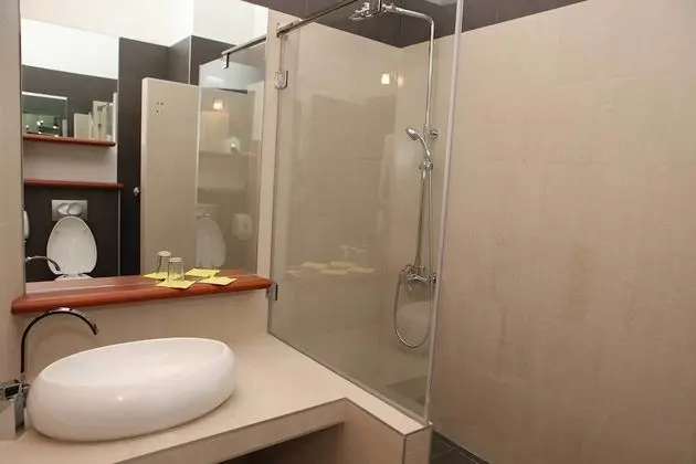 Deluxe Oda, Teras, Avlu Manzaralı