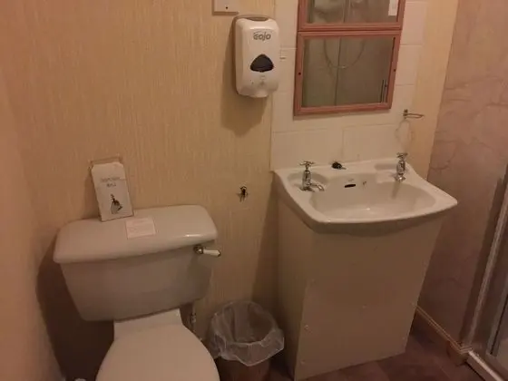 Tek Kişilik Oda, Ortak Banyo
