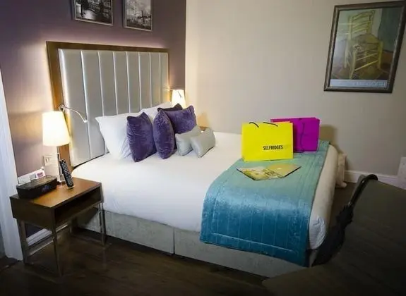 Luxury Tek Büyük Yataklı Oda