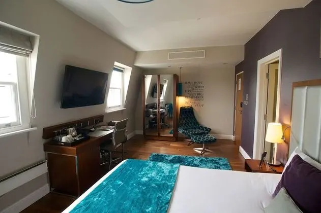 Luxury Tek Büyük Yataklı Oda