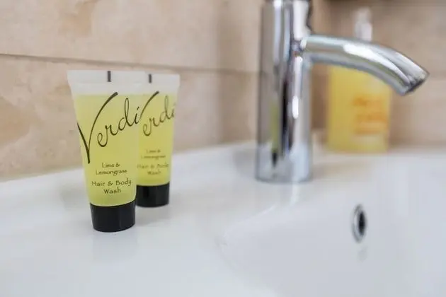 Standard Üç Kişilik Oda, Ortak Banyo