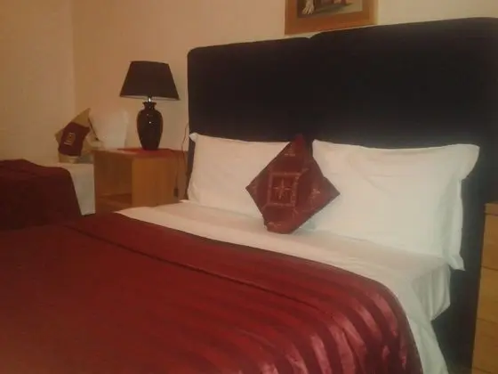 Dört Kişilik Oda, Ortak Banyo