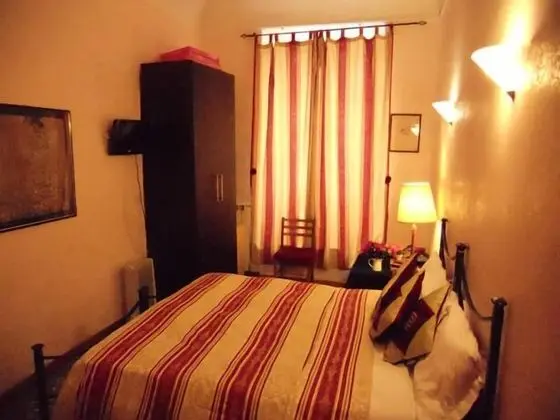 Üç Kişilik Oda, Ortak Banyo