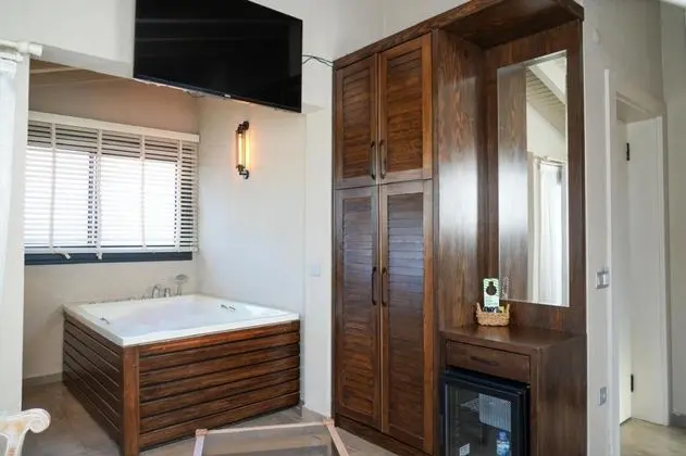 Jakuzili Deluxe Oda, Şehir Manzaralı, 2. Kat Balkonlu