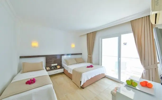 Triple, Kısmi Deniz Manzaralı