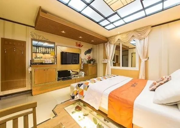 Standard Stüdyo (World)