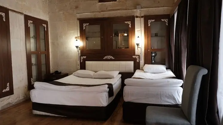 Üç Kişilik Oda