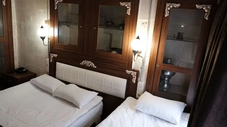 Üç Kişilik Oda