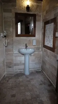 Üç Kişilik Oda