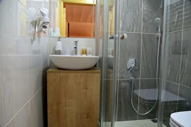 Standard Tek Büyük Yataklı Oda