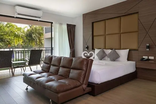 Deluxe Double Pool View