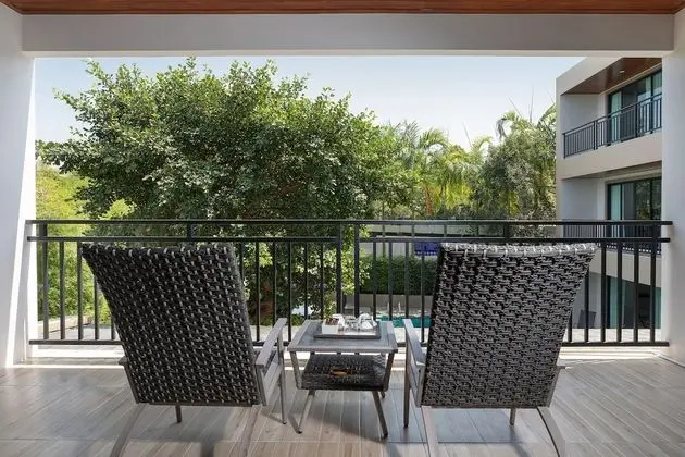 Deluxe Double Pool View