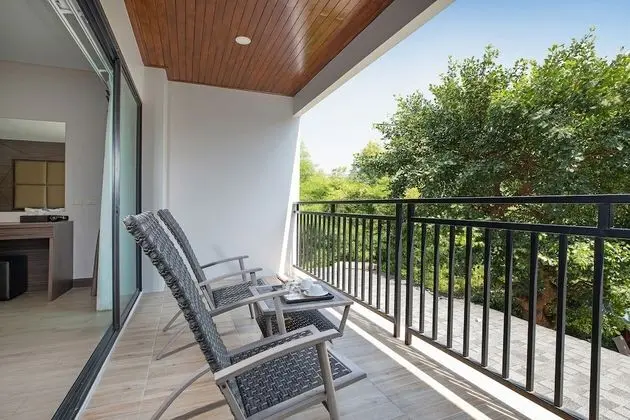 Deluxe Double Pool View