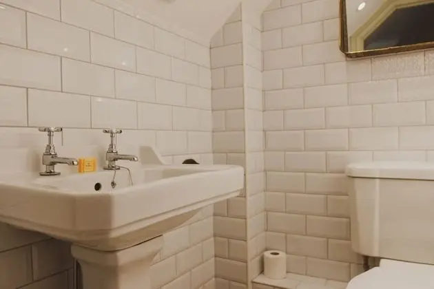 Classic Tek Büyük Yataklı Oda