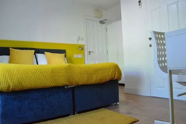 Tek Büyük veya İki Ayrı Yataklı Oda