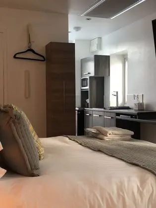 Studio-Ensuite with Shower-The Courtyard studio