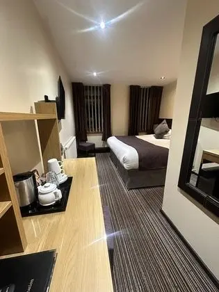 Tek Büyük veya İki Ayrı Yataklı Oda, Banyolu/Duşlu