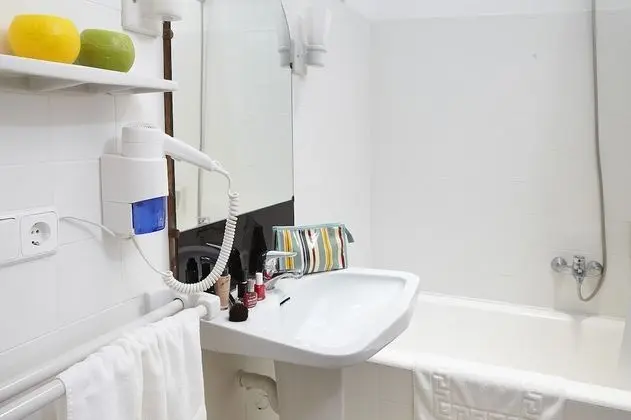 Tek Büyük Yataklı Oda, Balkon (Air Conditioned)