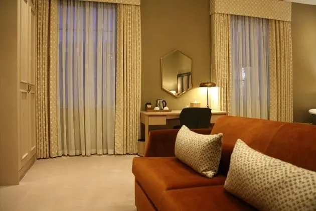 Deluxe Suite Room