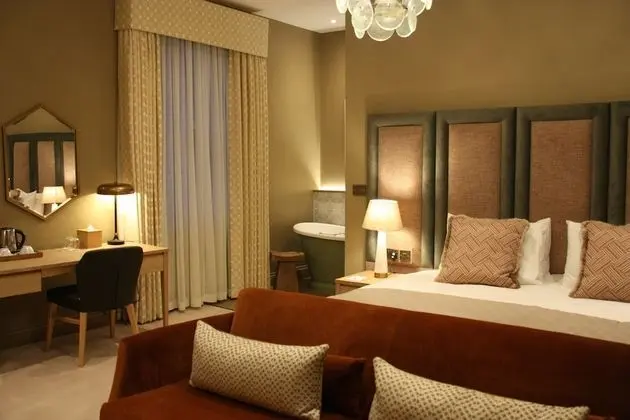 Deluxe Suite Room