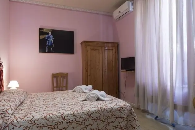Economy Tek Büyük veya İki Ayrı Yataklı Oda