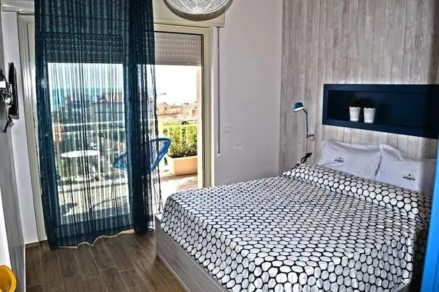 Standard Oda, Balkon, Deniz Manzaralı (Grigia)