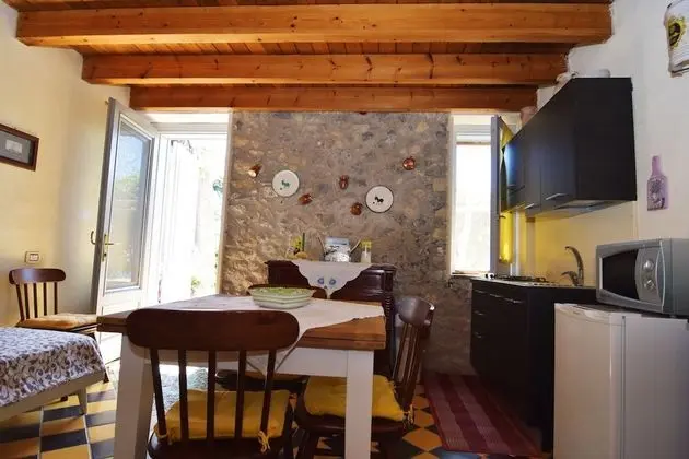 Kır Evi (accessible by climbing 80 steps)