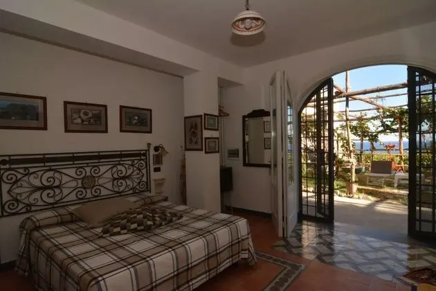 Stüdyo, Bahçe Manzaralı
