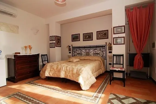 Stüdyo, Bahçe Manzaralı