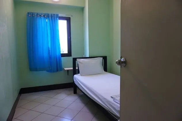 Fan Single Room with Shared Bathroom