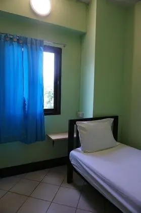 Fan Single Room with Shared Bathroom