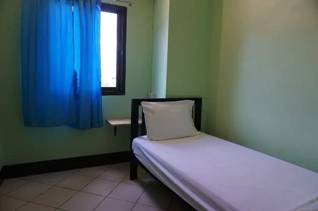 Fan Single Room with Shared Bathroom
