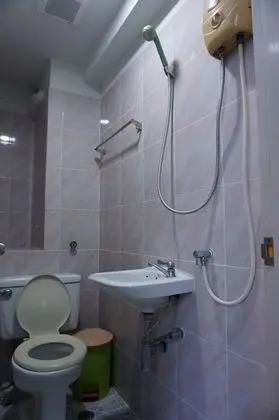Fan Single Room with Shared Bathroom