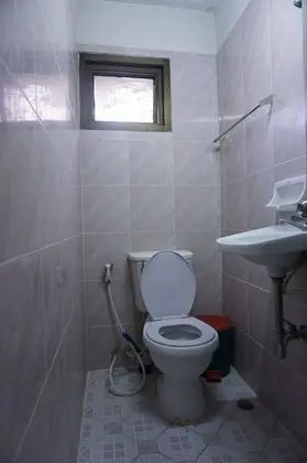 Fan Single Room with Shared Bathroom